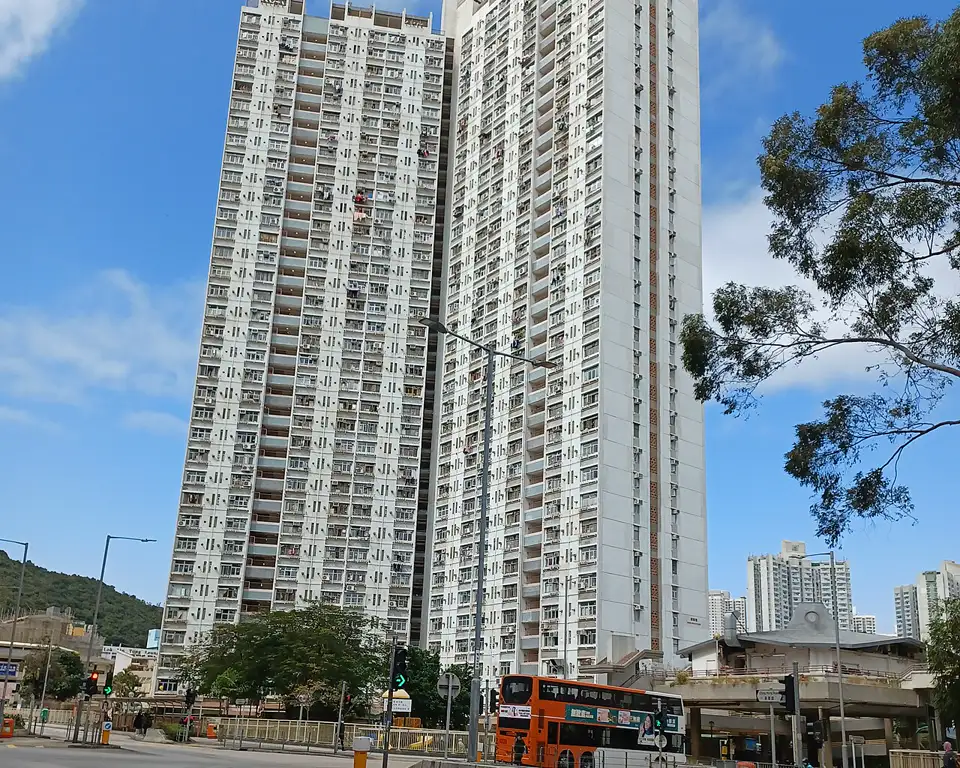 青衣長康邨康順樓外貌